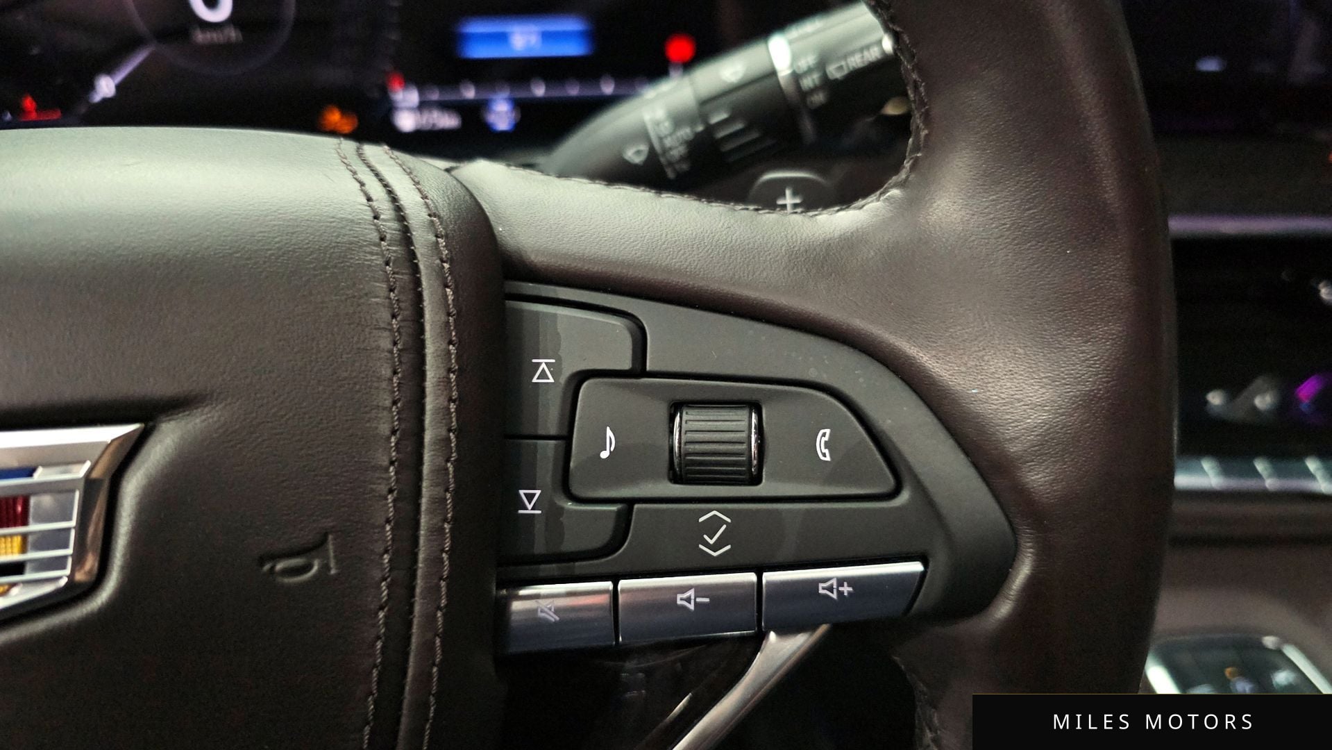 Cadillac 에스컬레이드 2023 — миниатюра 33