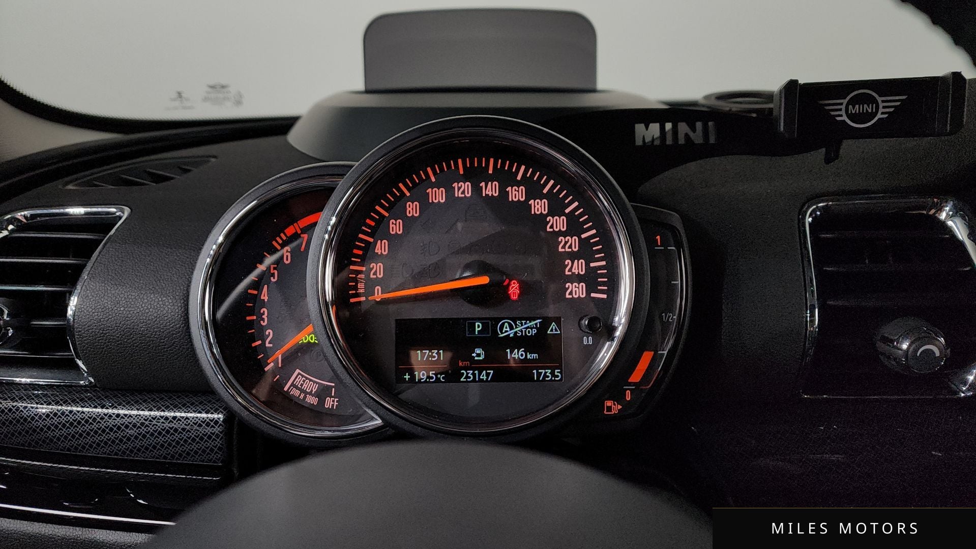 MINI 쿠퍼 클럽맨 2020 — миниатюра 10