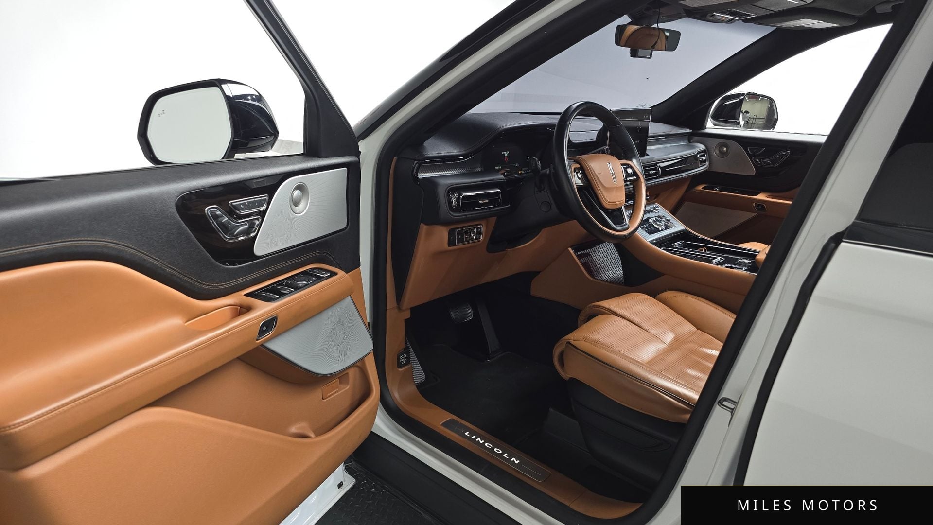Lincoln Aviator 2023 — миниатюра 13