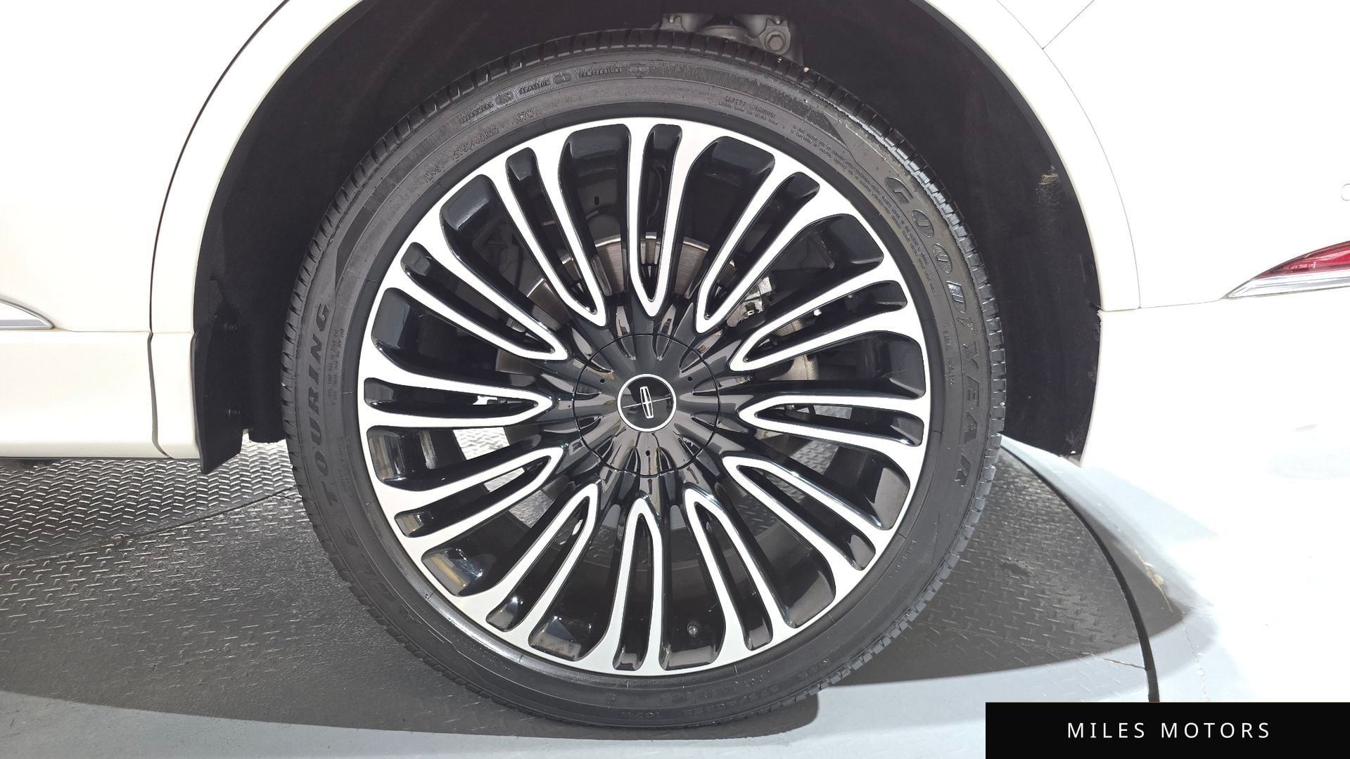 Lincoln Aviator 2023 — миниатюра 7