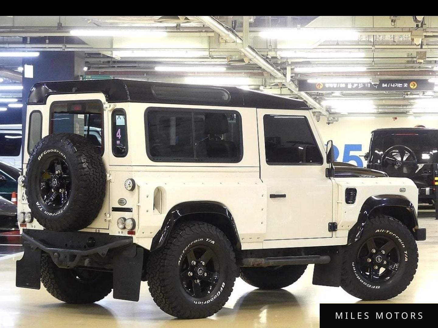 Land Rover Defender 2010 — миниатюра 2
