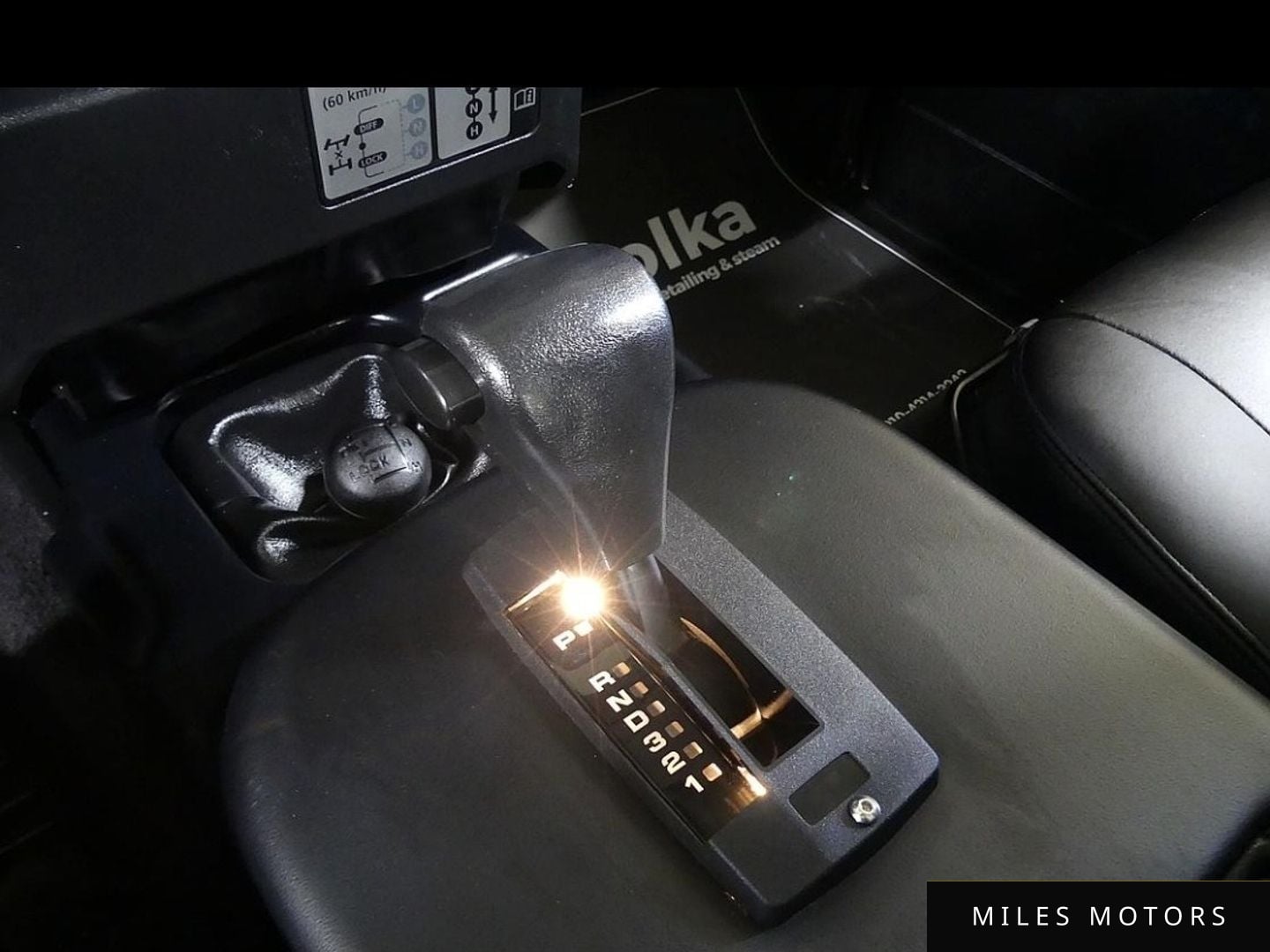Land Rover Defender 2010 — миниатюра 9