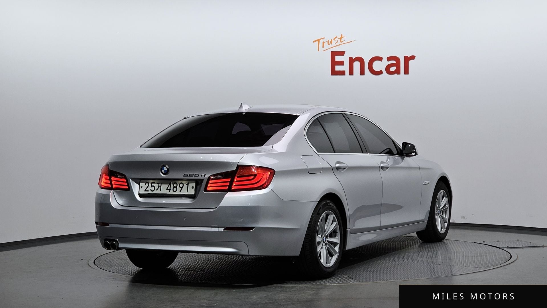 BMW 5 Series (F10) 2012 — миниатюра 2