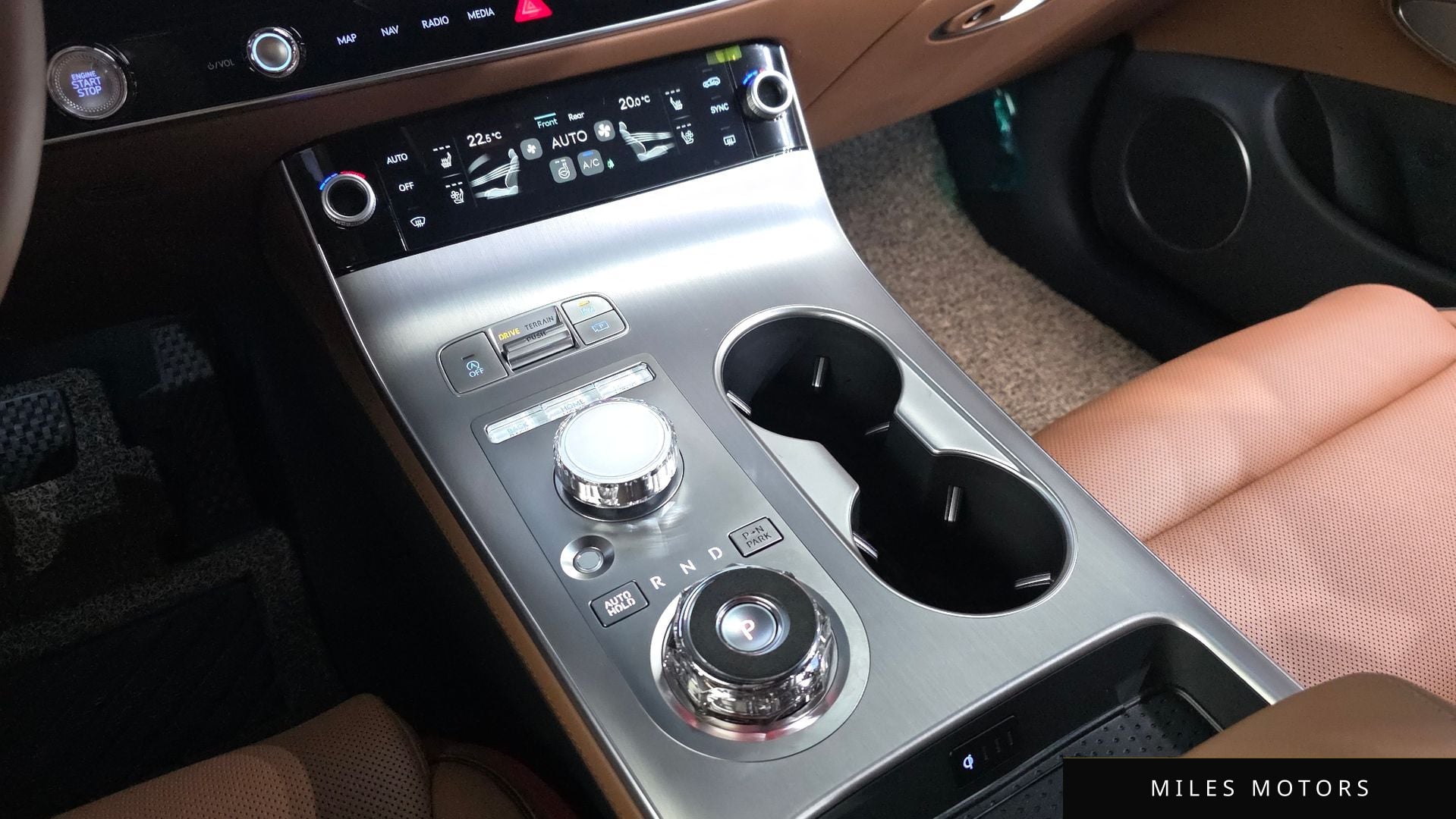 Genesis GV70 2026 — миниатюра 12