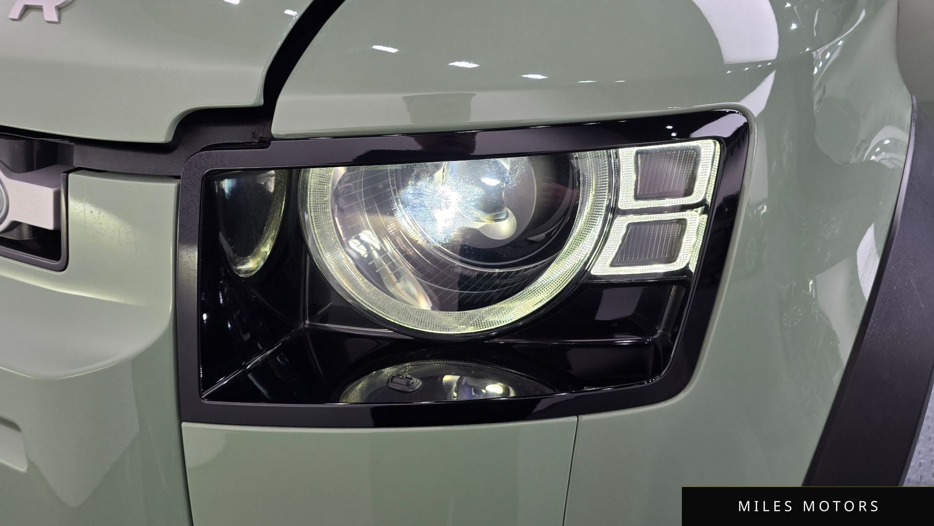 Land Rover Defender 2023 — миниатюра 8