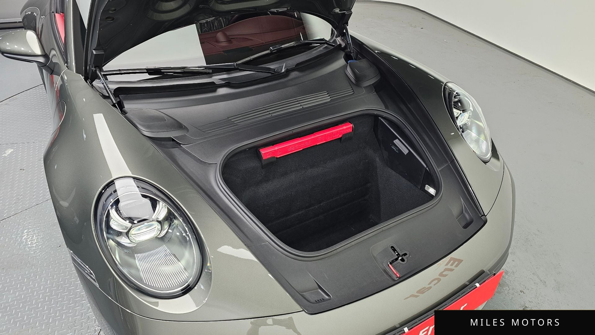 Porsche 911 (992) 2023 — миниатюра 6
