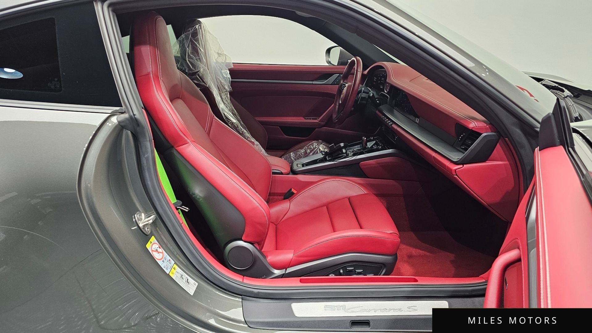 Porsche 911 (992) 2023 — миниатюра 11