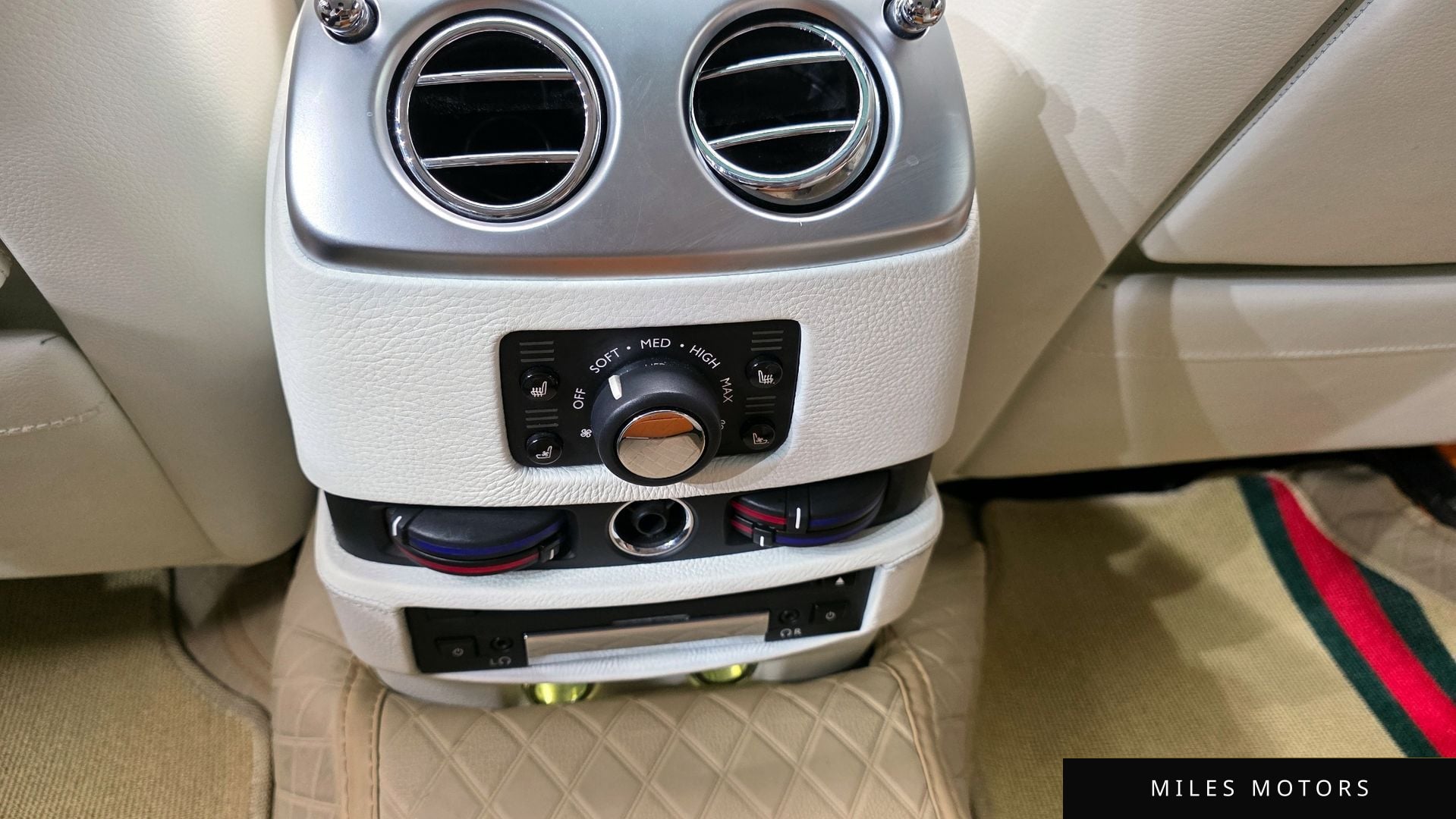 Rolls-Royce 고스트 2013 — миниатюра 18