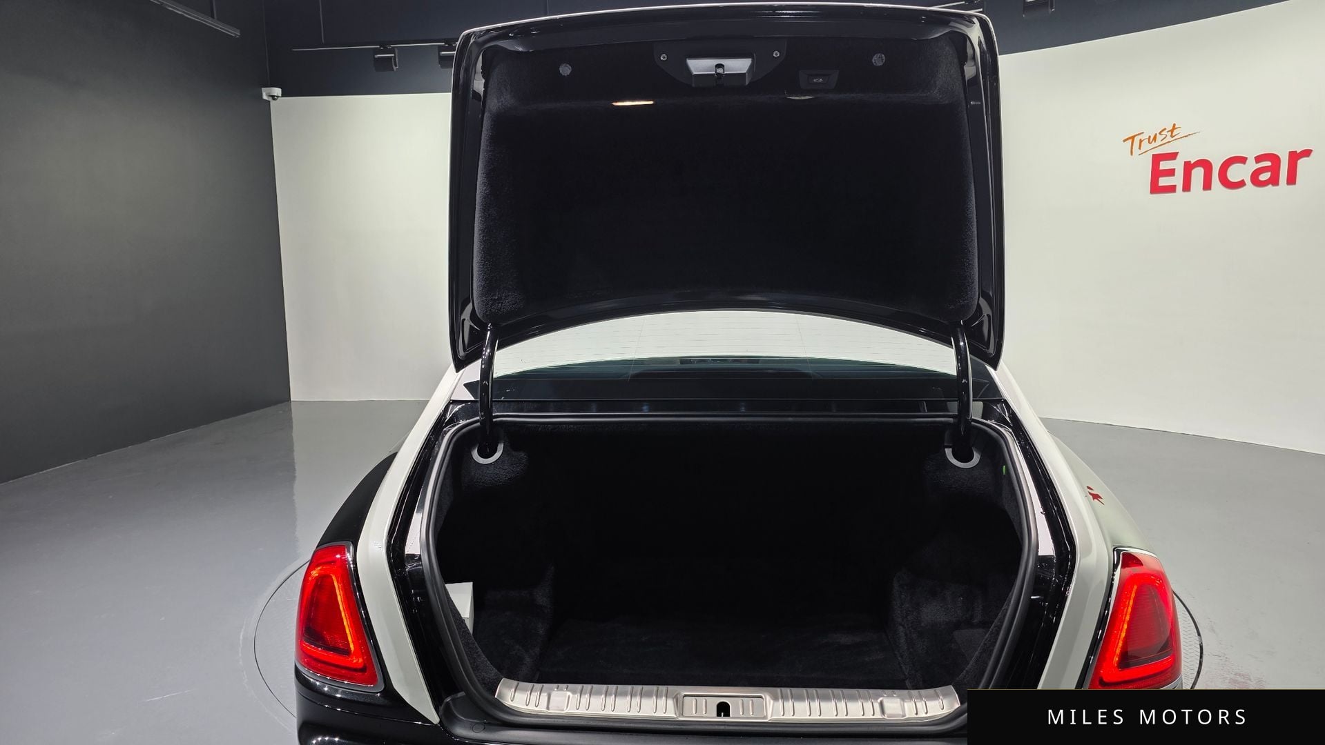 Rolls-Royce 고스트 2013 — миниатюра 20