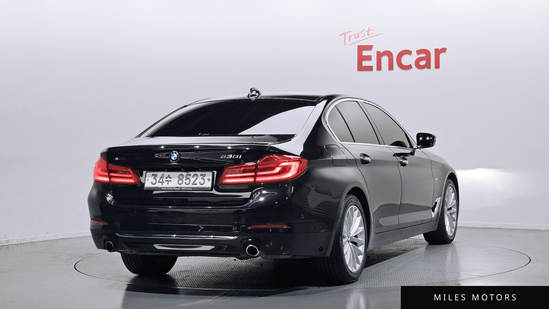 BMW 5 Series (G30) 2018 — миниатюра 2