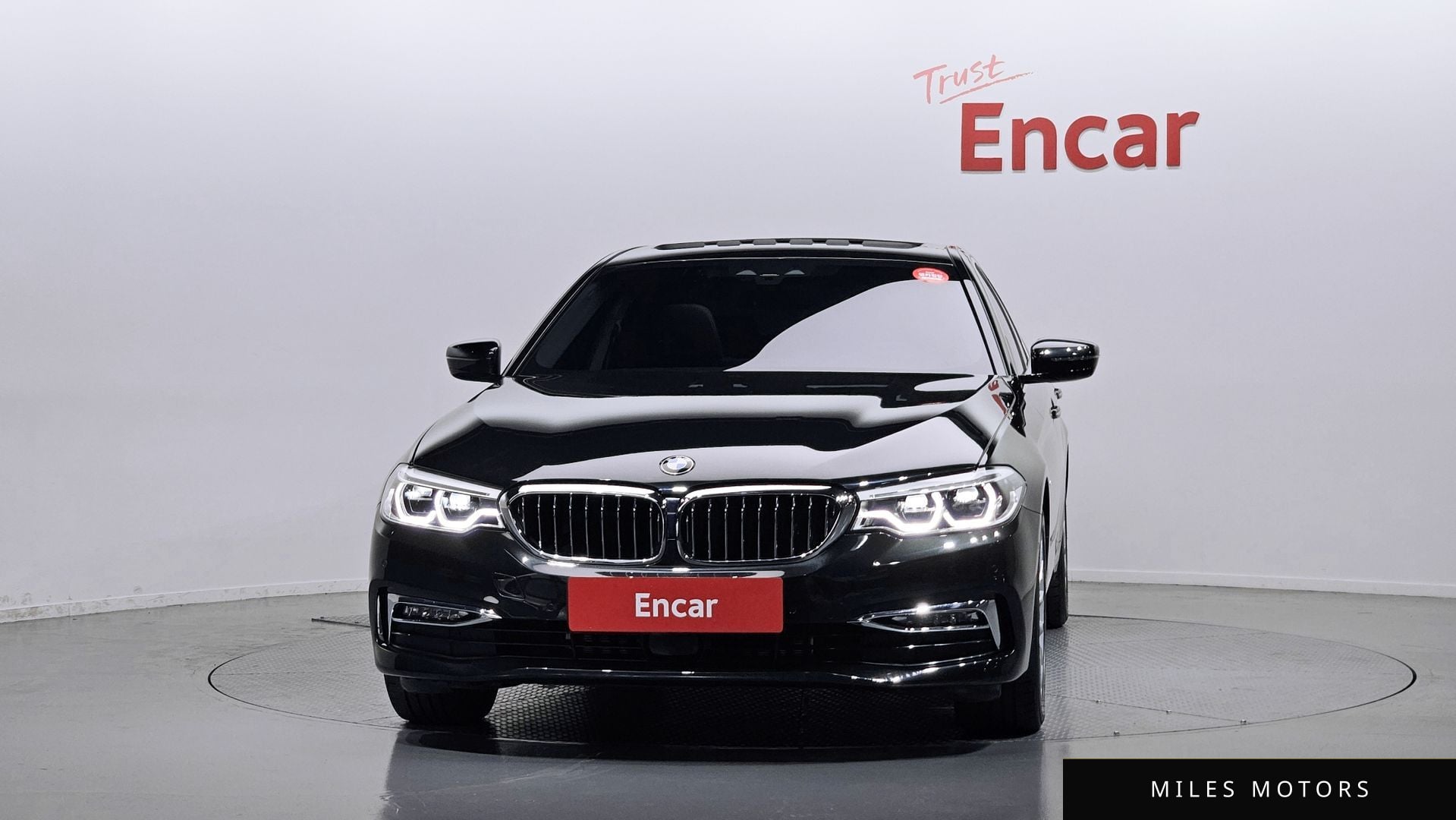 BMW 5 Series (G30) 2018 — миниатюра 3