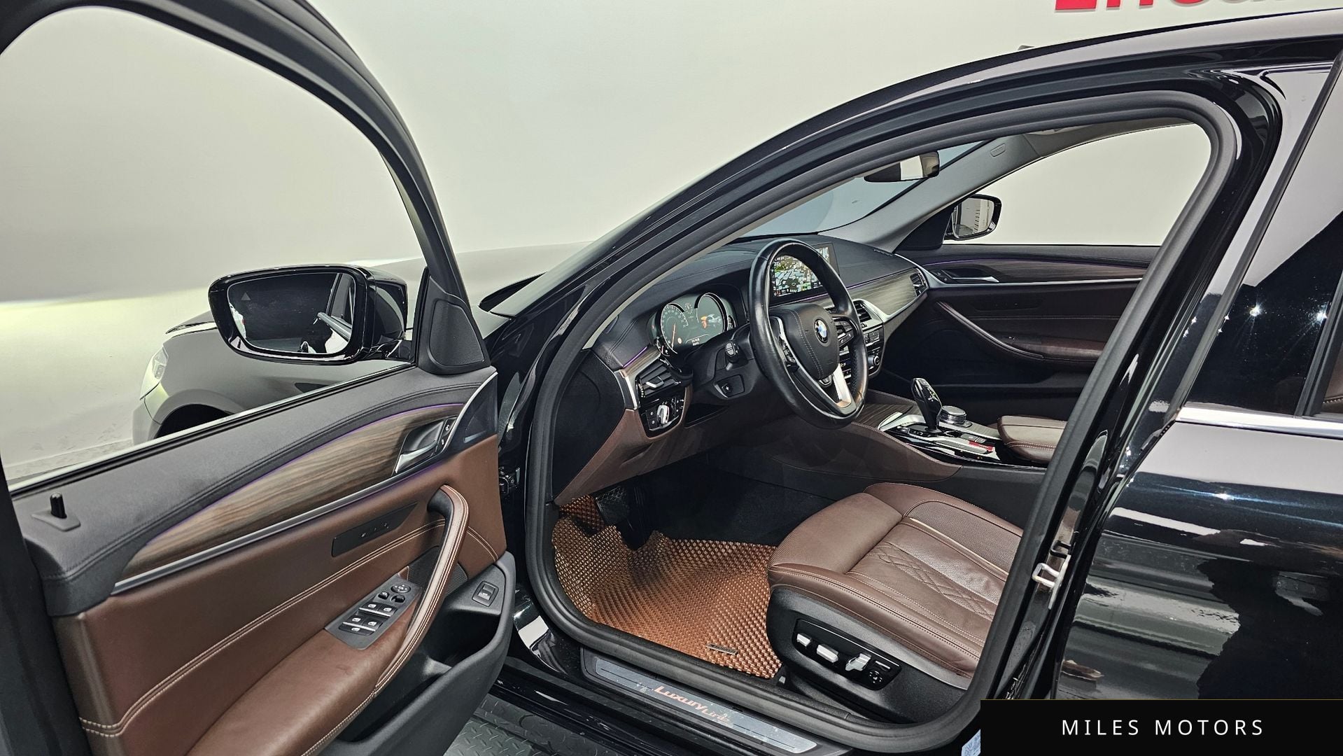 BMW 5 Series (G30) 2018 — миниатюра 10