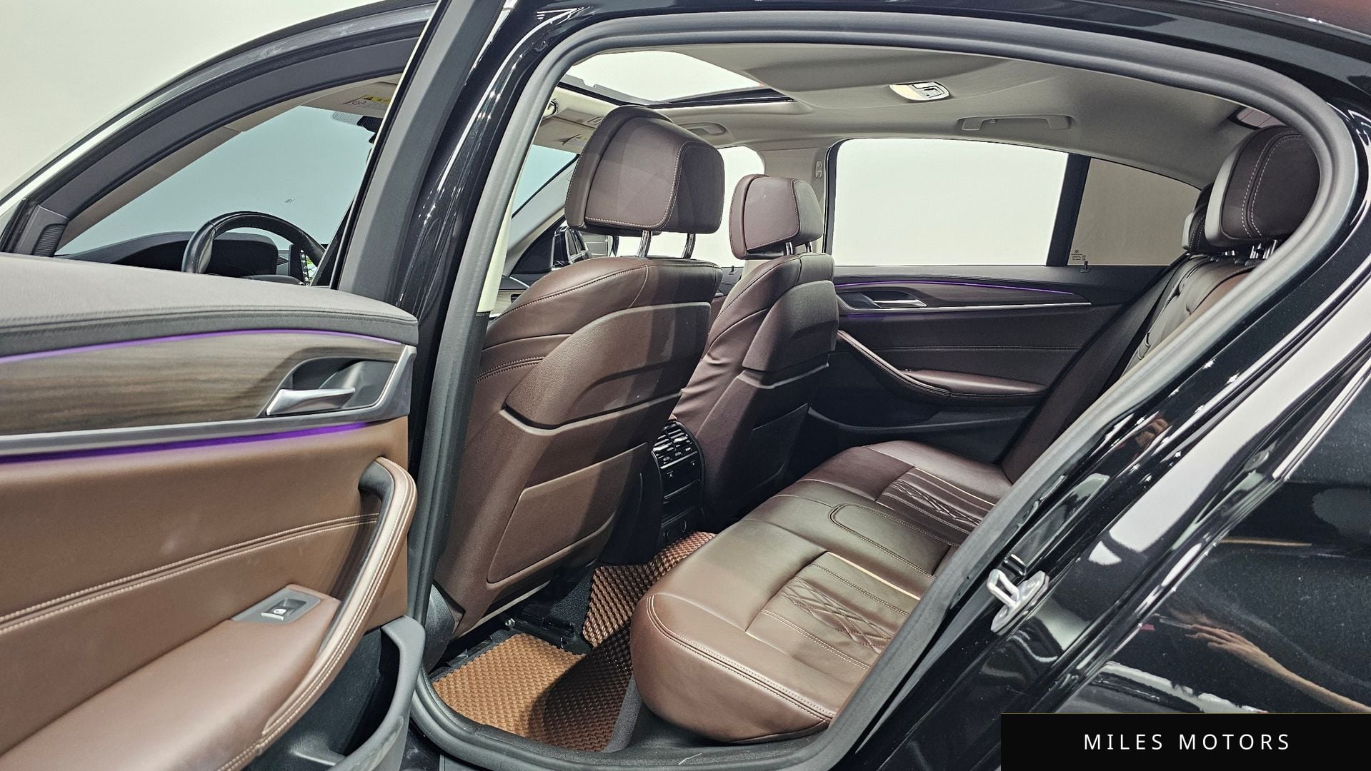 BMW 5 Series (G30) 2018 — миниатюра 11
