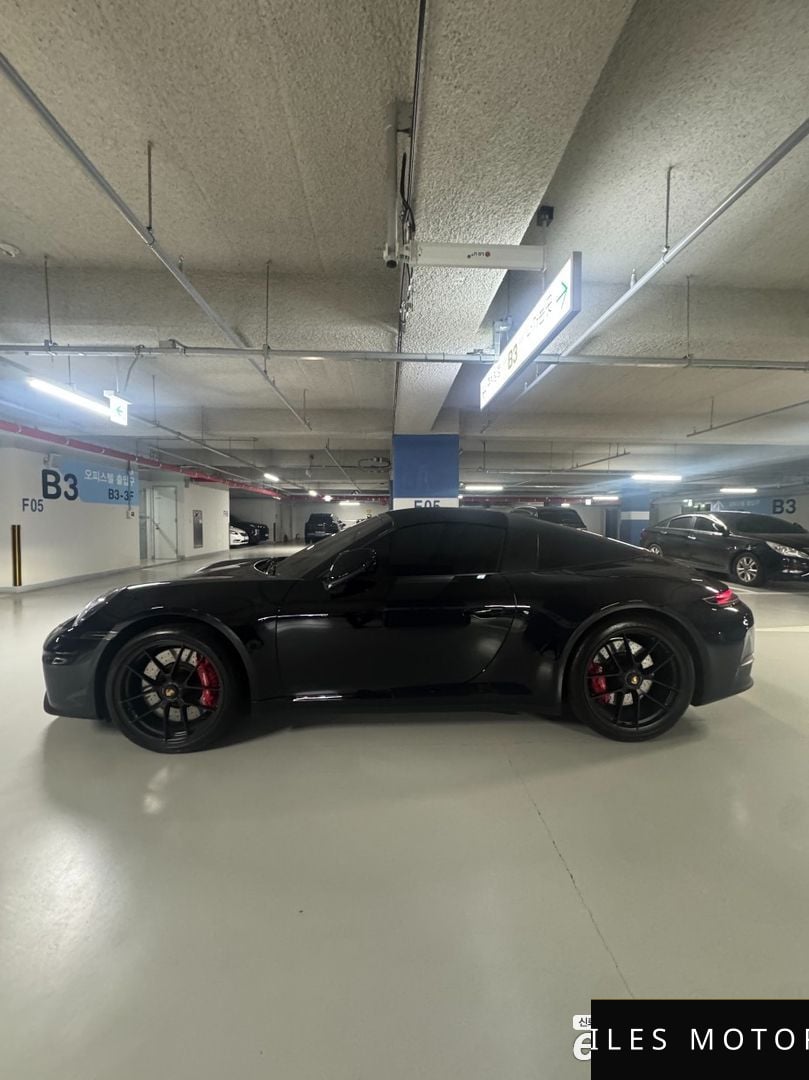 Porsche 911 (992) 2026 — миниатюра 4