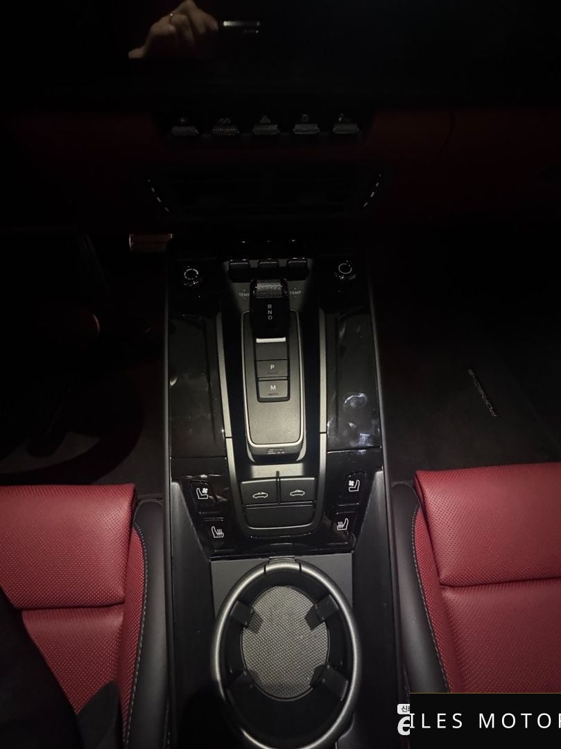 Porsche 911 (992) 2026 — миниатюра 12