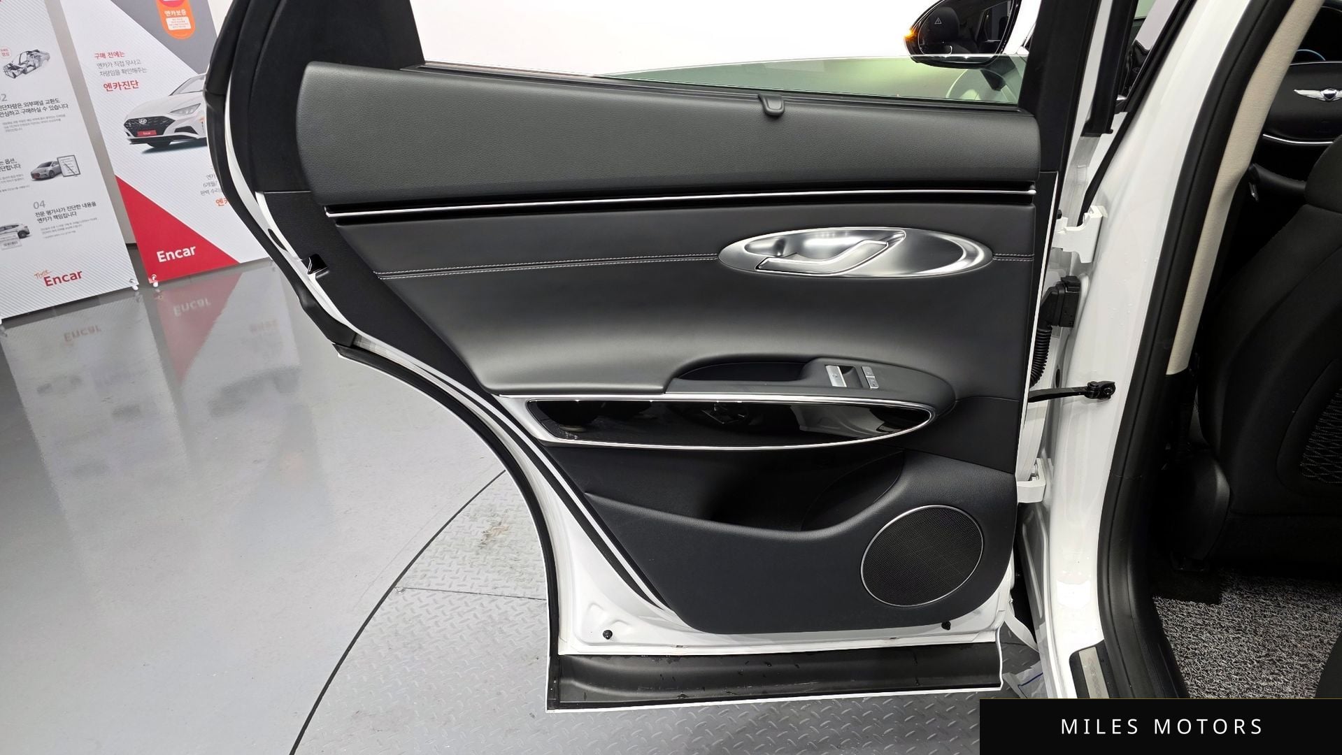 Genesis GV70 2023 — миниатюра 14