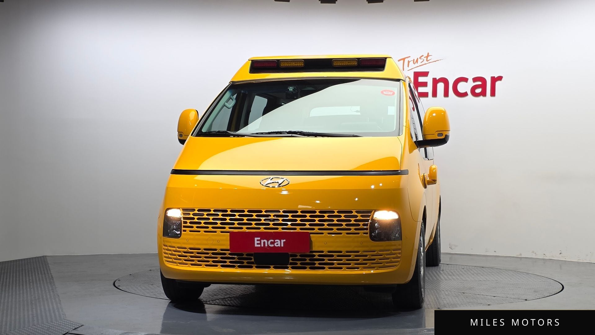 Hyundai Staria 2023 — миниатюра 3