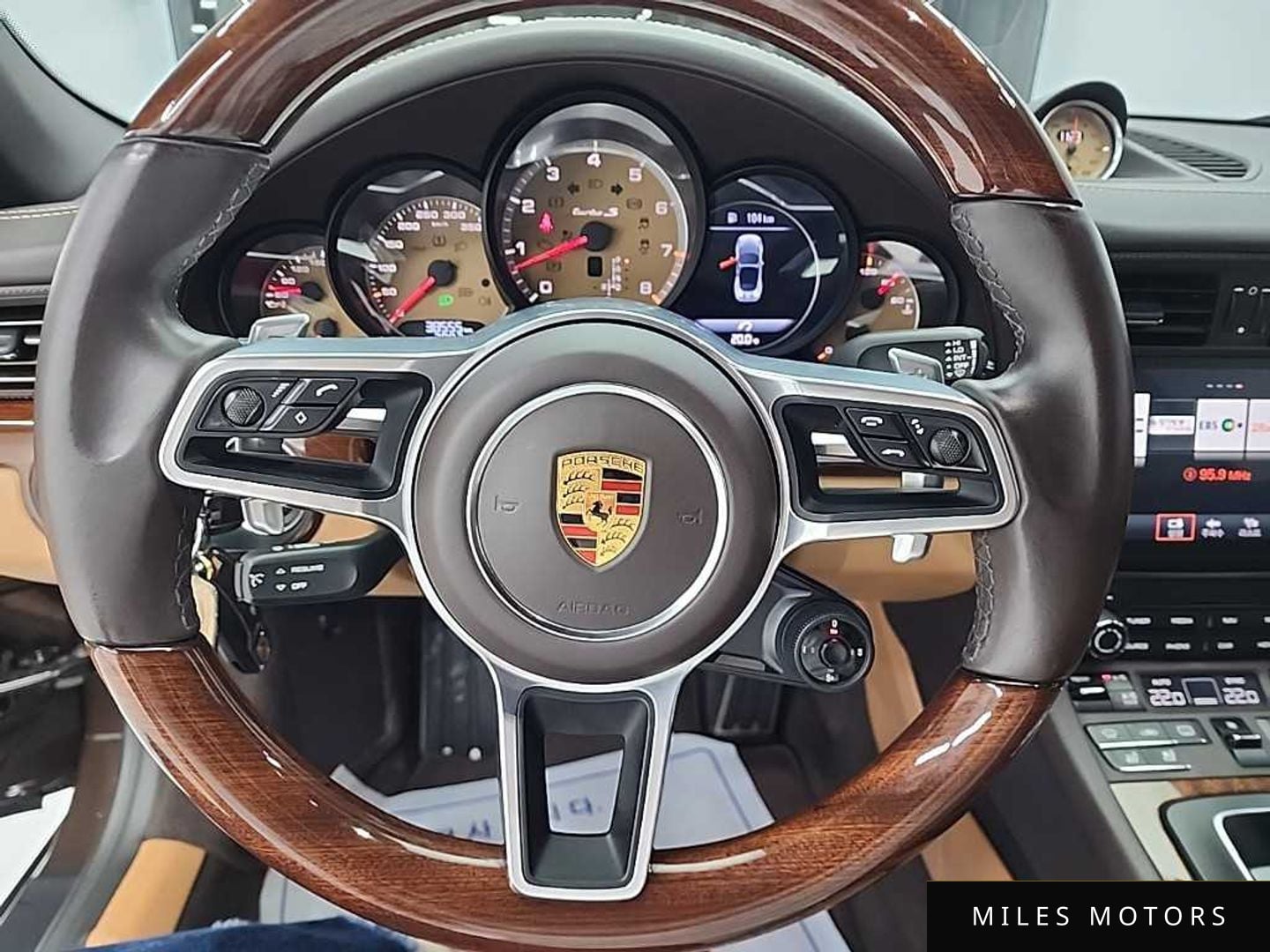 Porsche 911 2018 — миниатюра 9