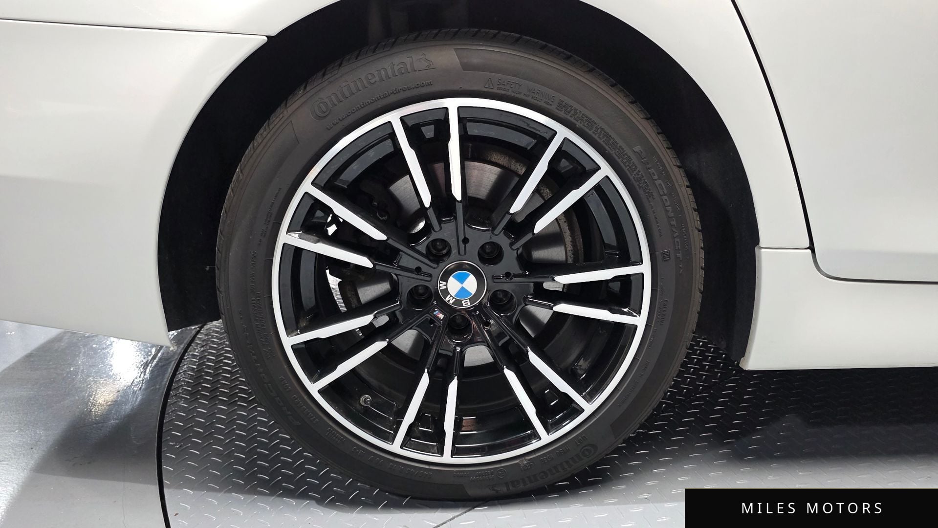 BMW 5 Series (F10) 2014 — миниатюра 5