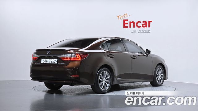 Лексус ES300h 2018 — миниатюра 2