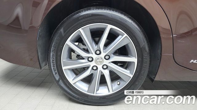 Лексус ES300h 2018 — миниатюра 5