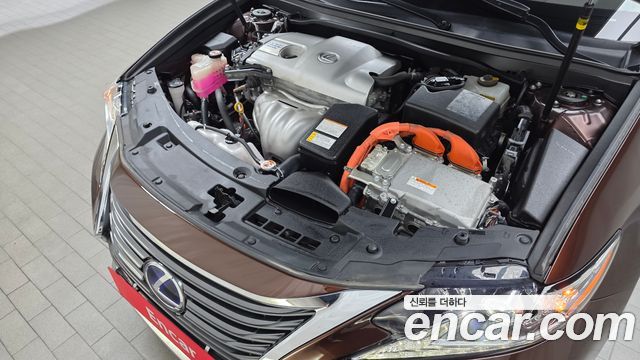 Лексус ES300h 2018 — миниатюра 6