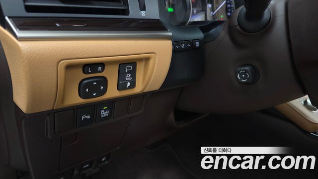 Лексус ES300h 2018 — миниатюра 23