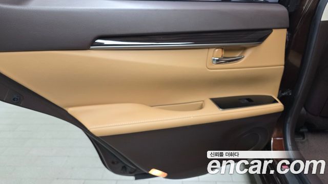 Лексус ES300h 2018 — миниатюра 15