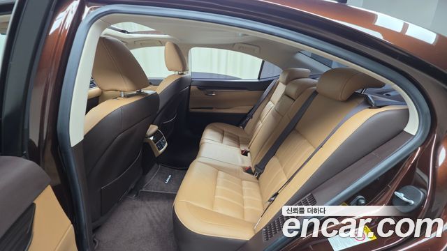 Лексус ES300h 2018 — миниатюра 16