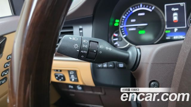 Лексус ES300h 2018 — миниатюра 27
