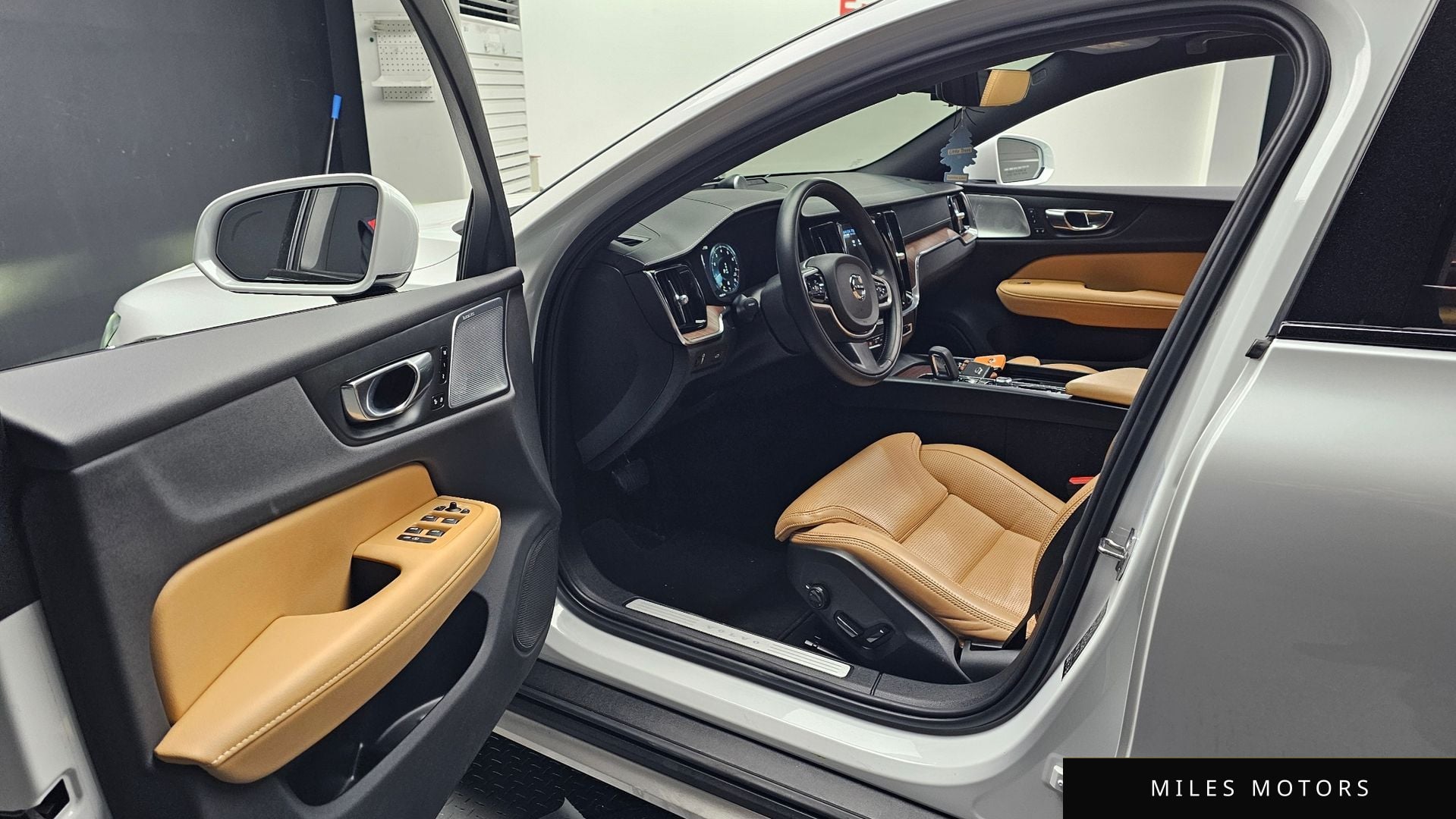 Volvo V60 크로스컨트리 2021 — миниатюра 13
