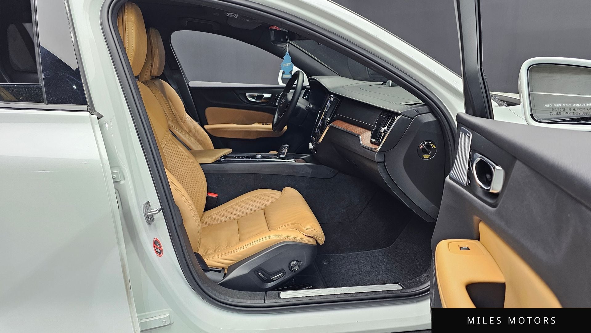 Volvo V60 크로스컨트리 2021 — миниатюра 17