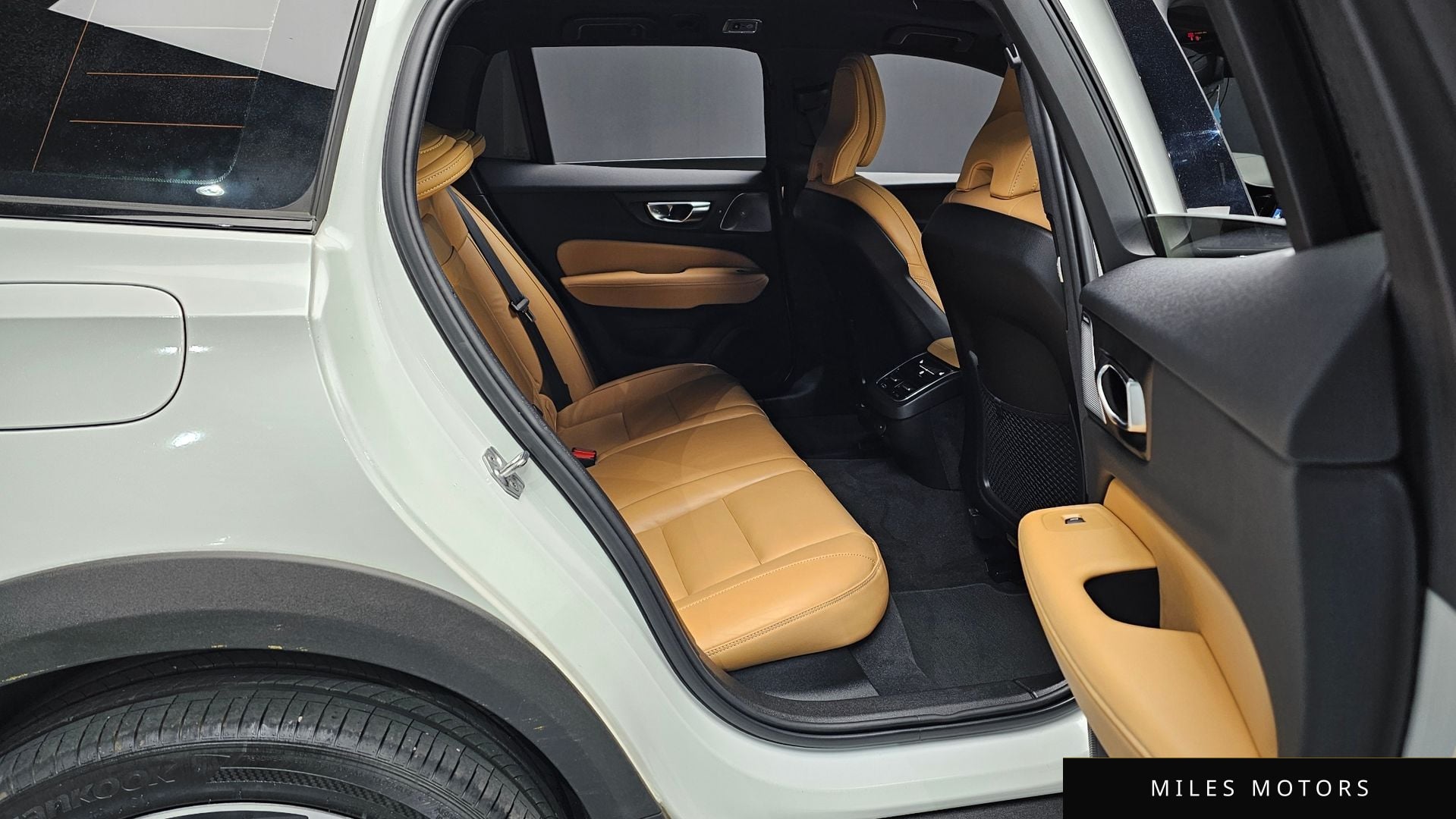 Volvo V60 크로스컨트리 2021 — миниатюра 18