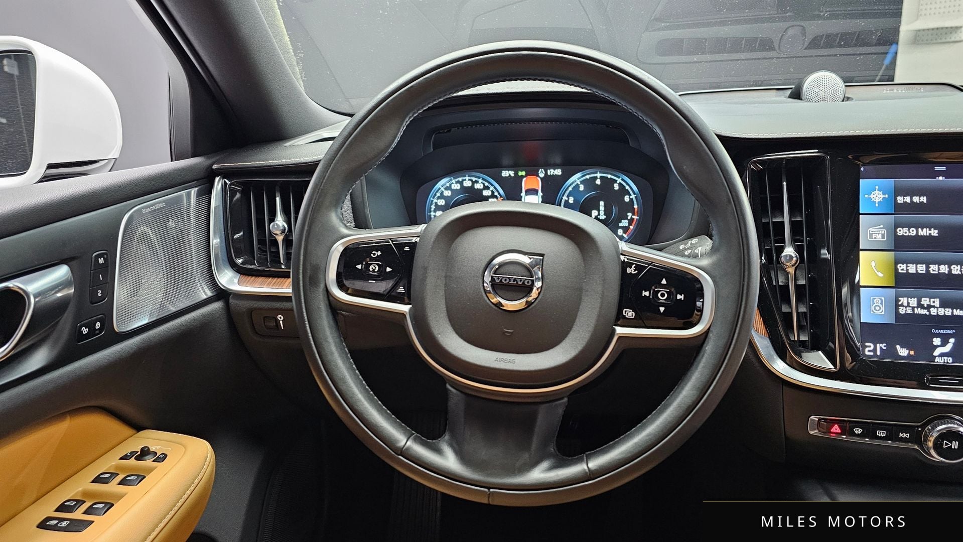Volvo V60 크로스컨트리 2021 — миниатюра 19
