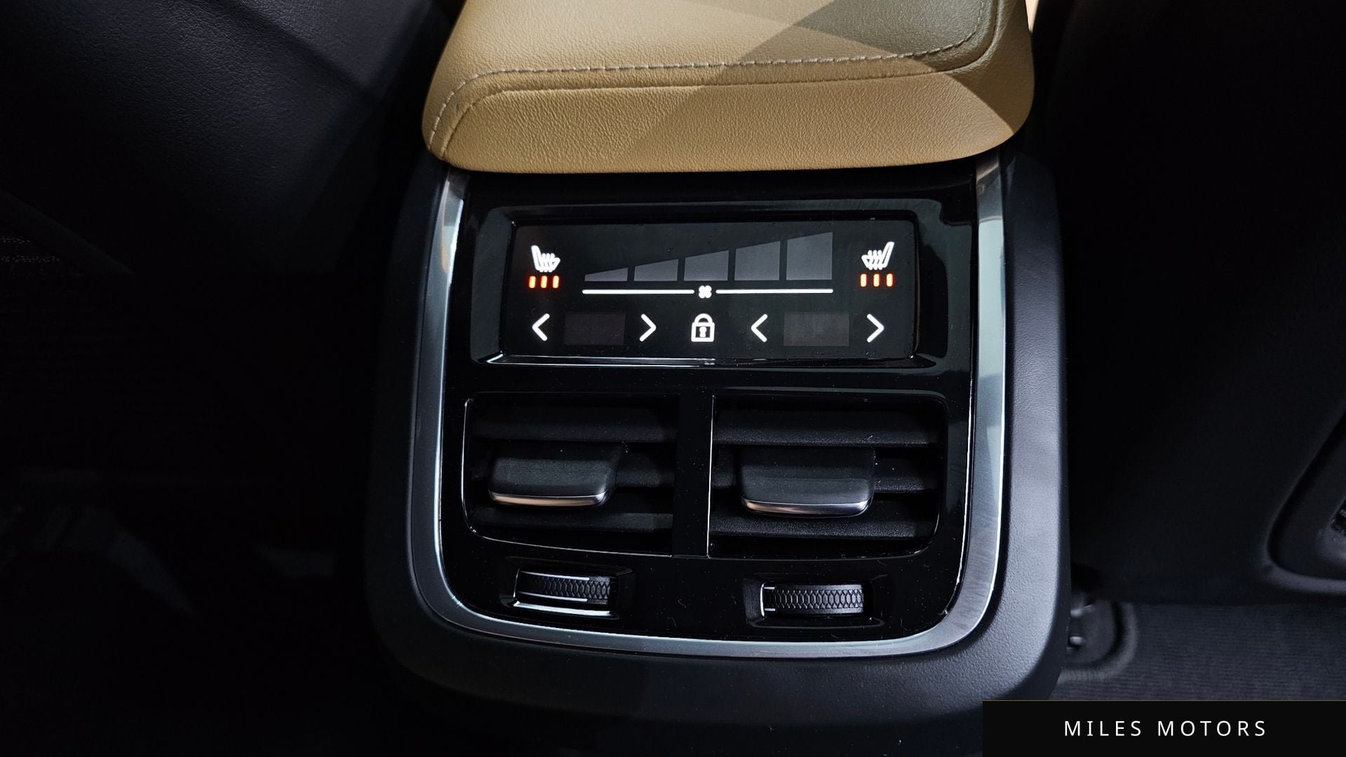 Volvo V60 크로스컨트리 2021 — миниатюра 24