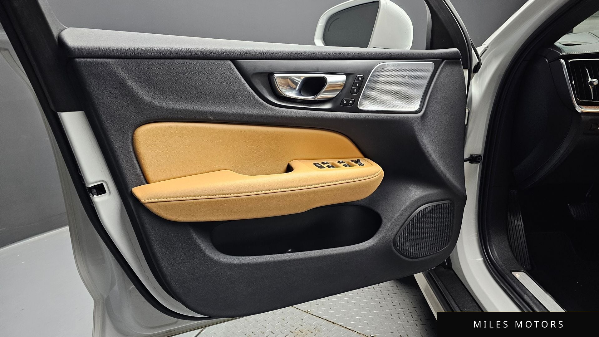 Volvo V60 크로스컨트리 2021 — миниатюра 14
