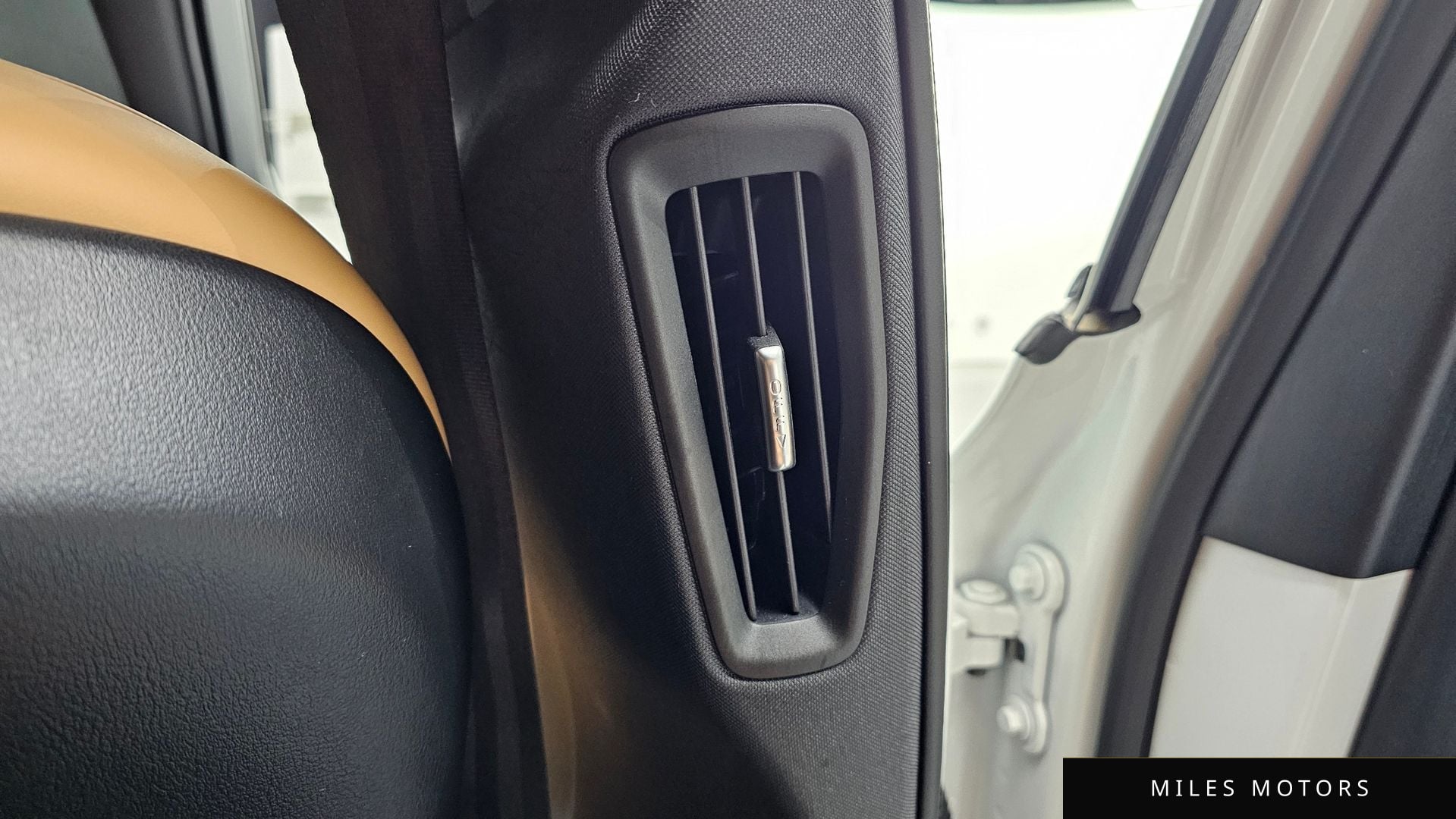 Volvo V60 크로스컨트리 2021 — миниатюра 28