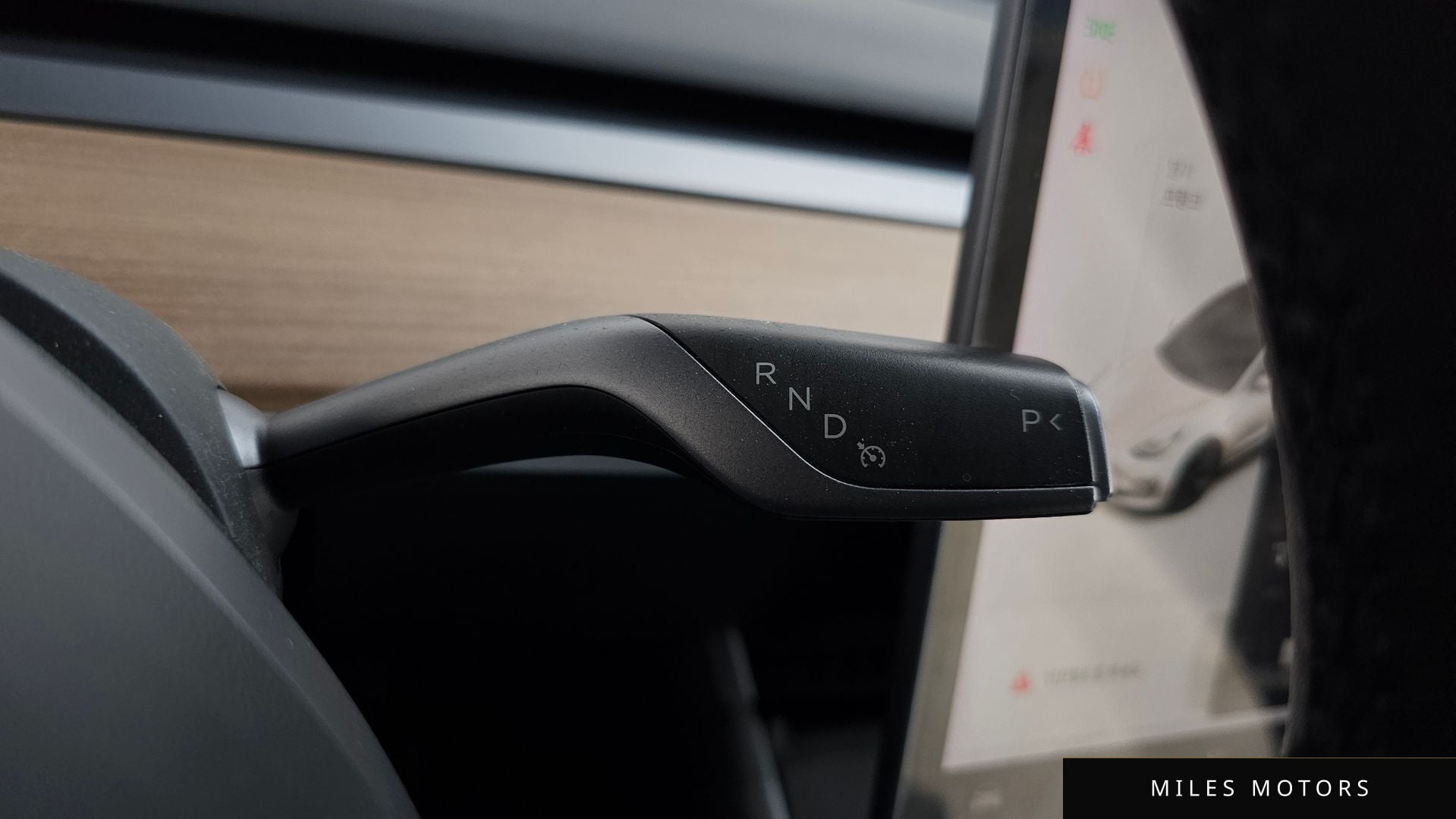 Tesla 모델 3 2020 — миниатюра 9