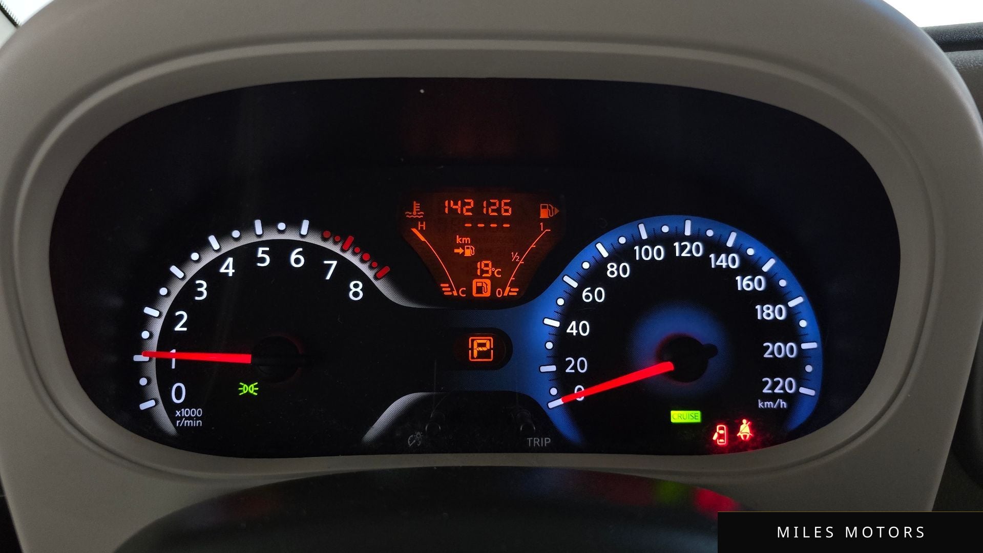 Nissan Cube 2011 — миниатюра 8