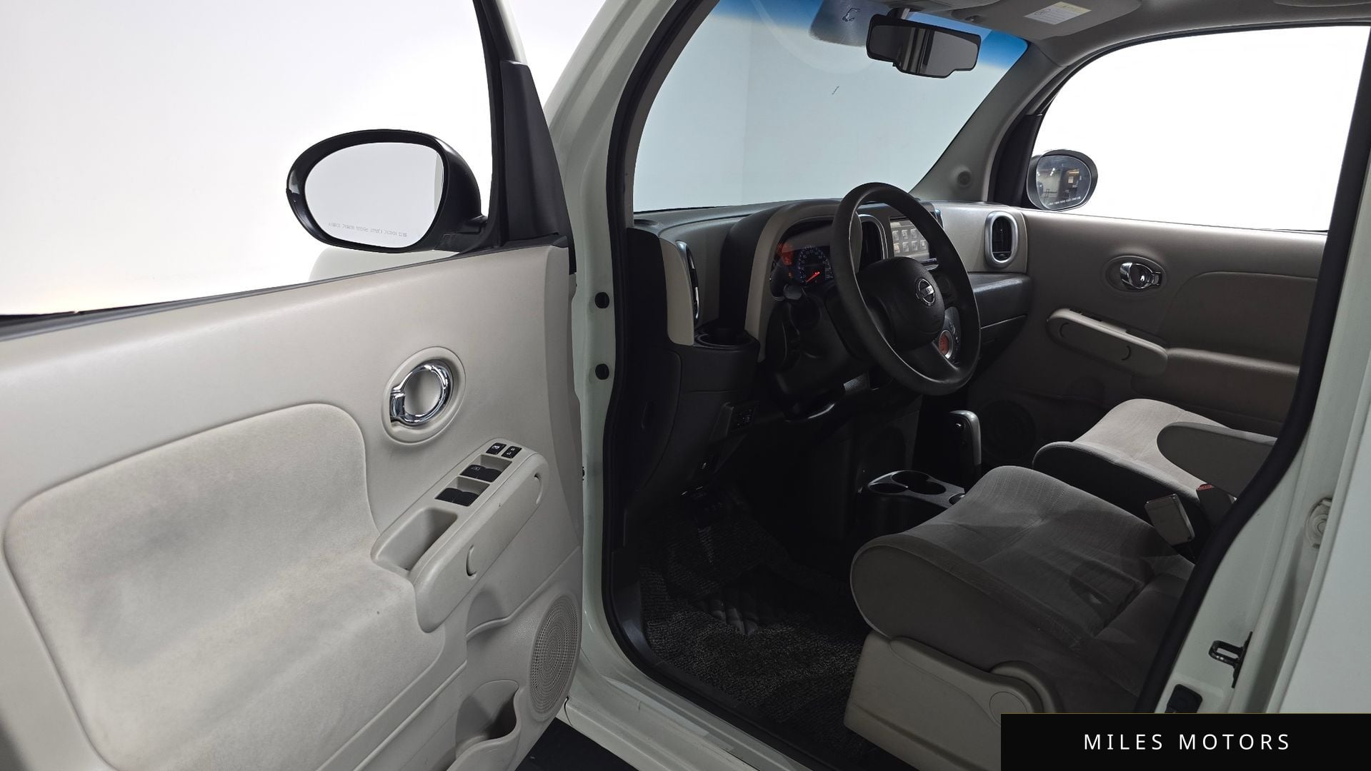 Nissan Cube 2011 — миниатюра 10