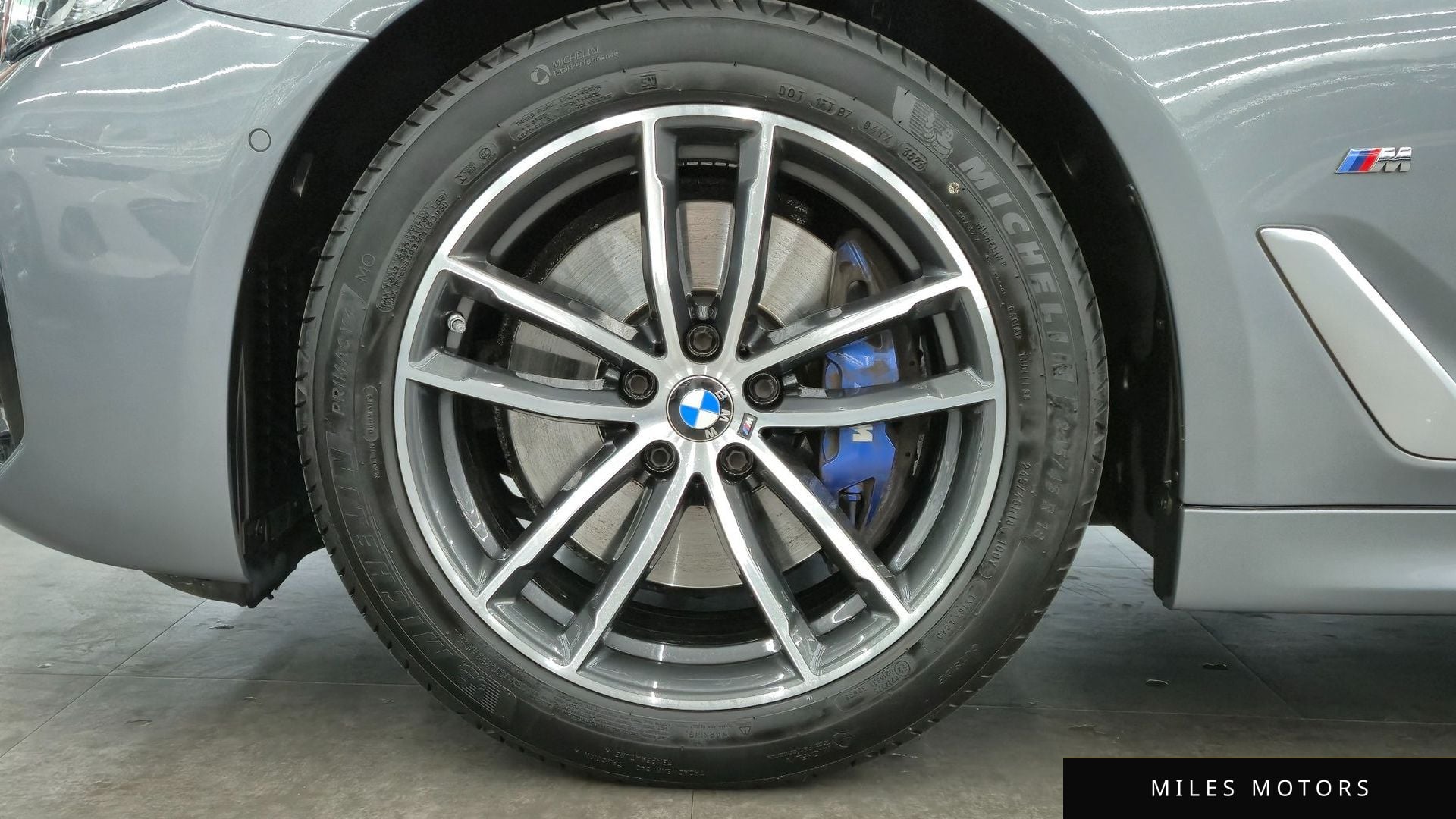 BMW 5 Series (G30) 2023 — миниатюра 5