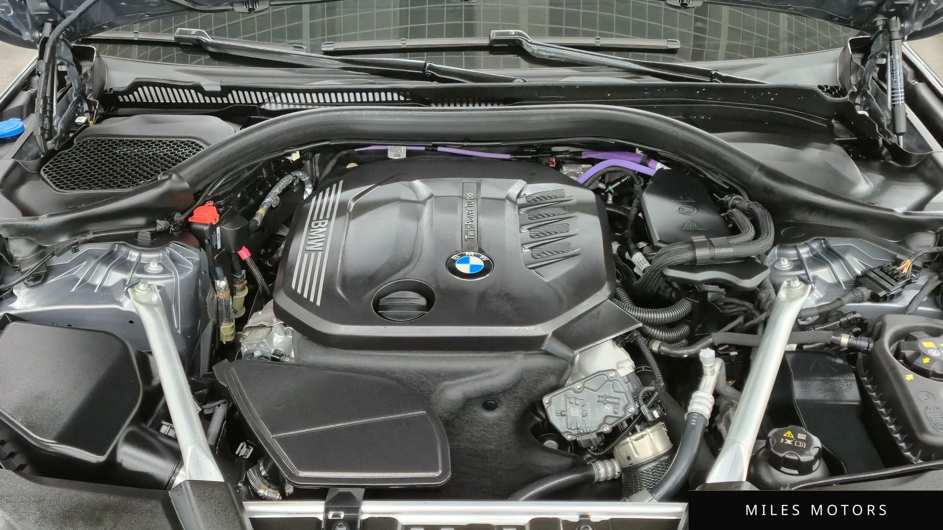 BMW 5 Series (G30) 2023 — миниатюра 6