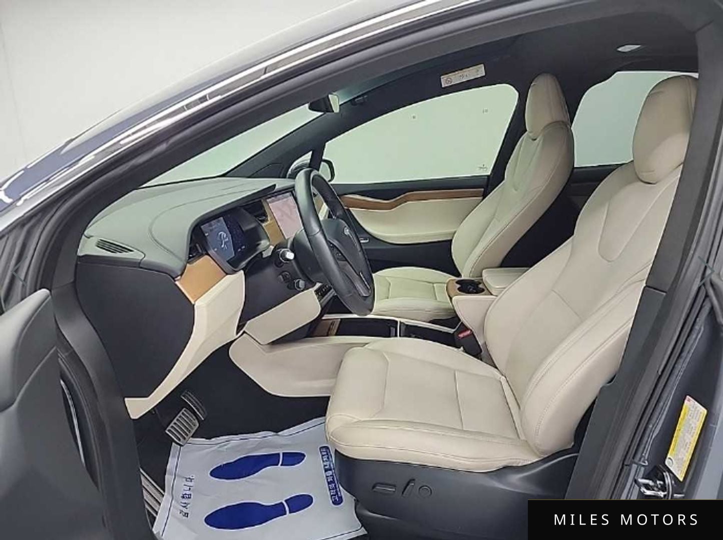 Tesla Model X 2020 — миниатюра 11