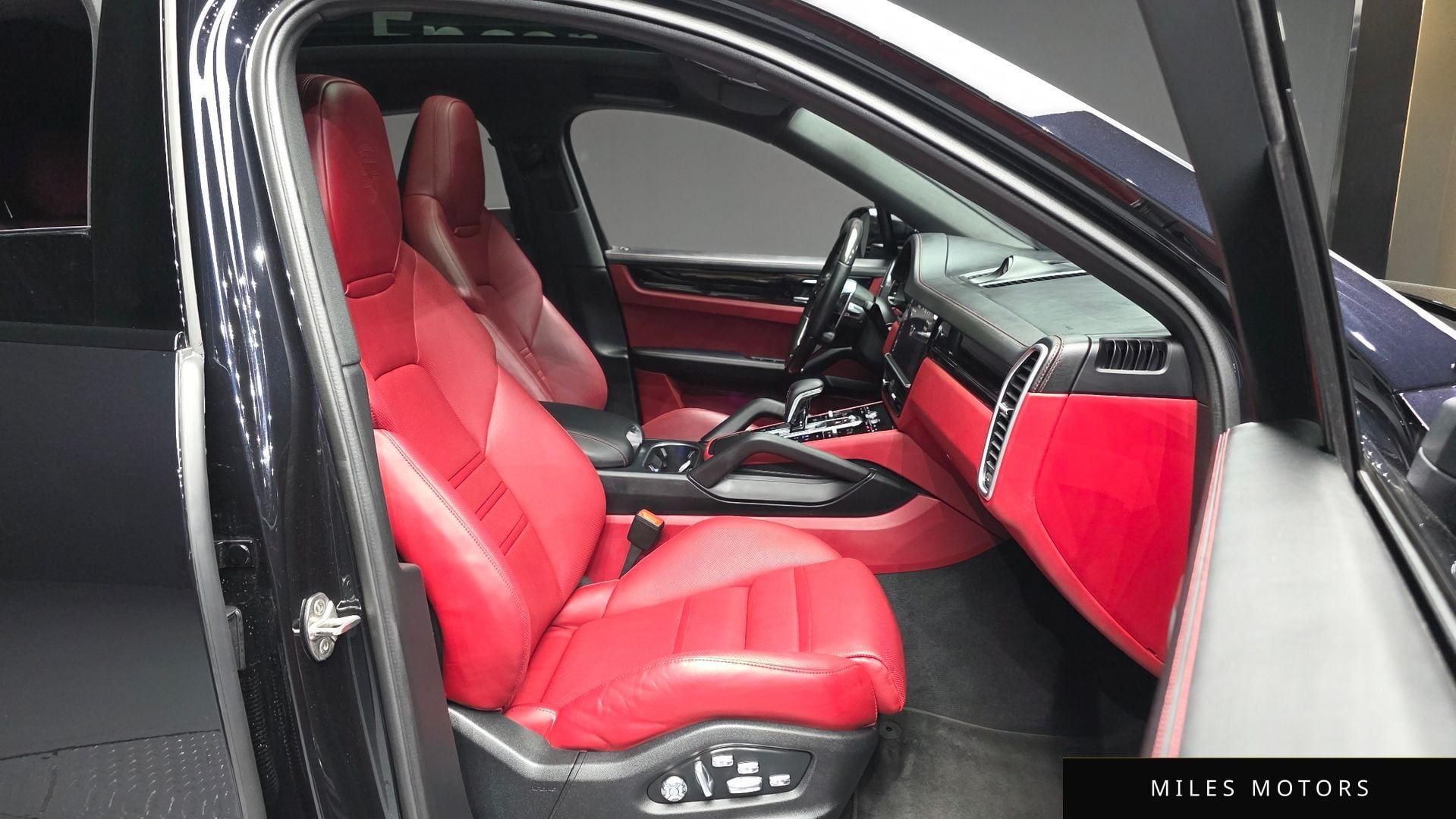 Porsche 카이엔 (PO536) 2021 — миниатюра 11