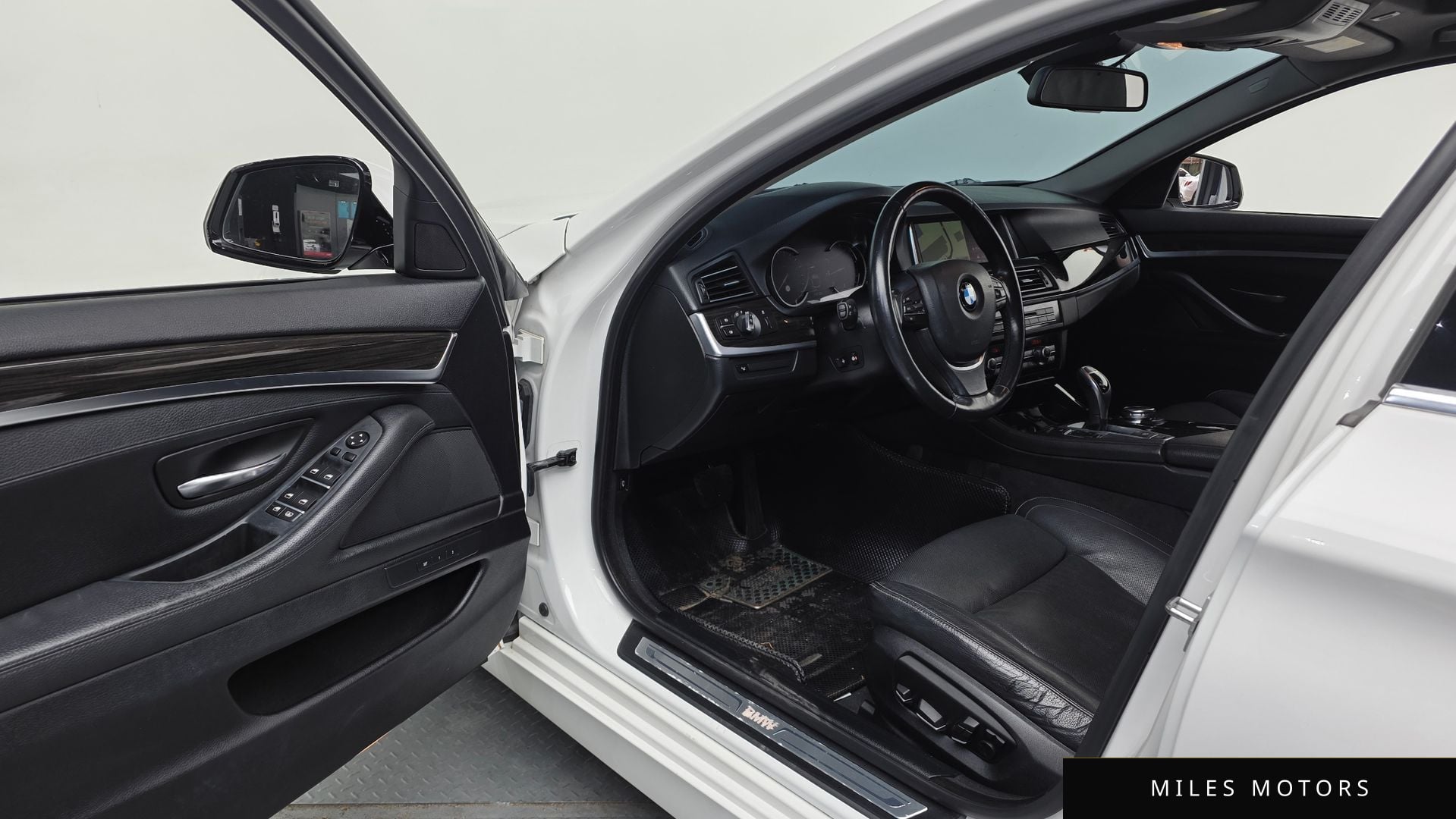 BMW 5시리즈 (F10) 2015 — миниатюра 10
