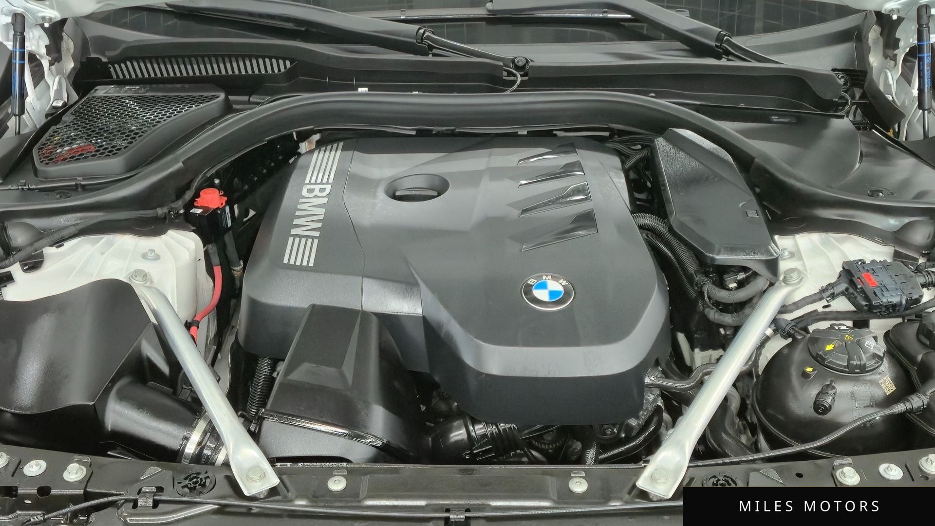 BMW 5 Series (G60) 2024 — миниатюра 6