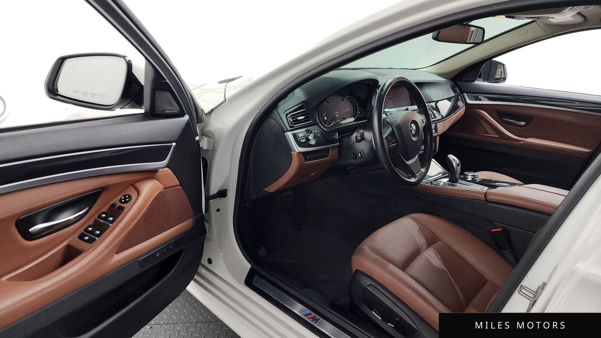 BMW 5 Series (F10) 2016 — миниатюра 10