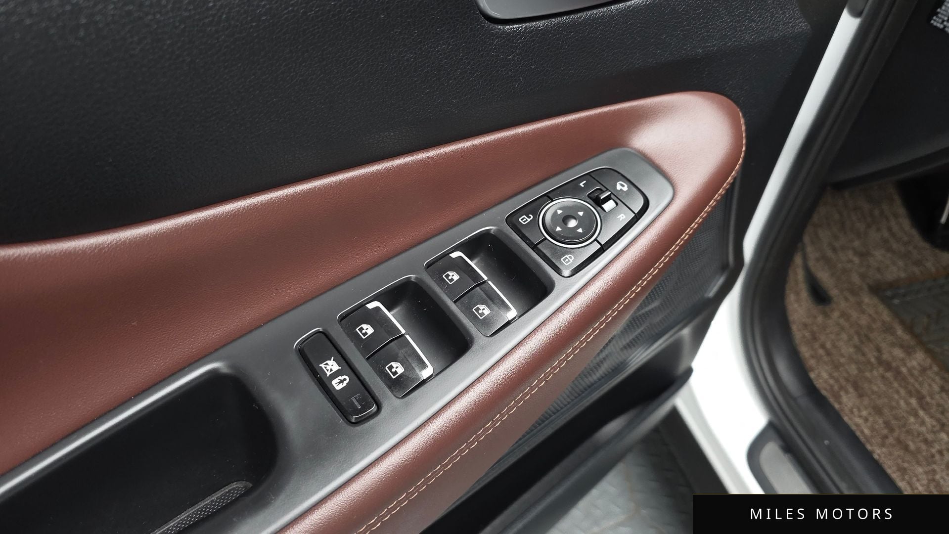 Hyundai Santafe 2020 — миниатюра 30
