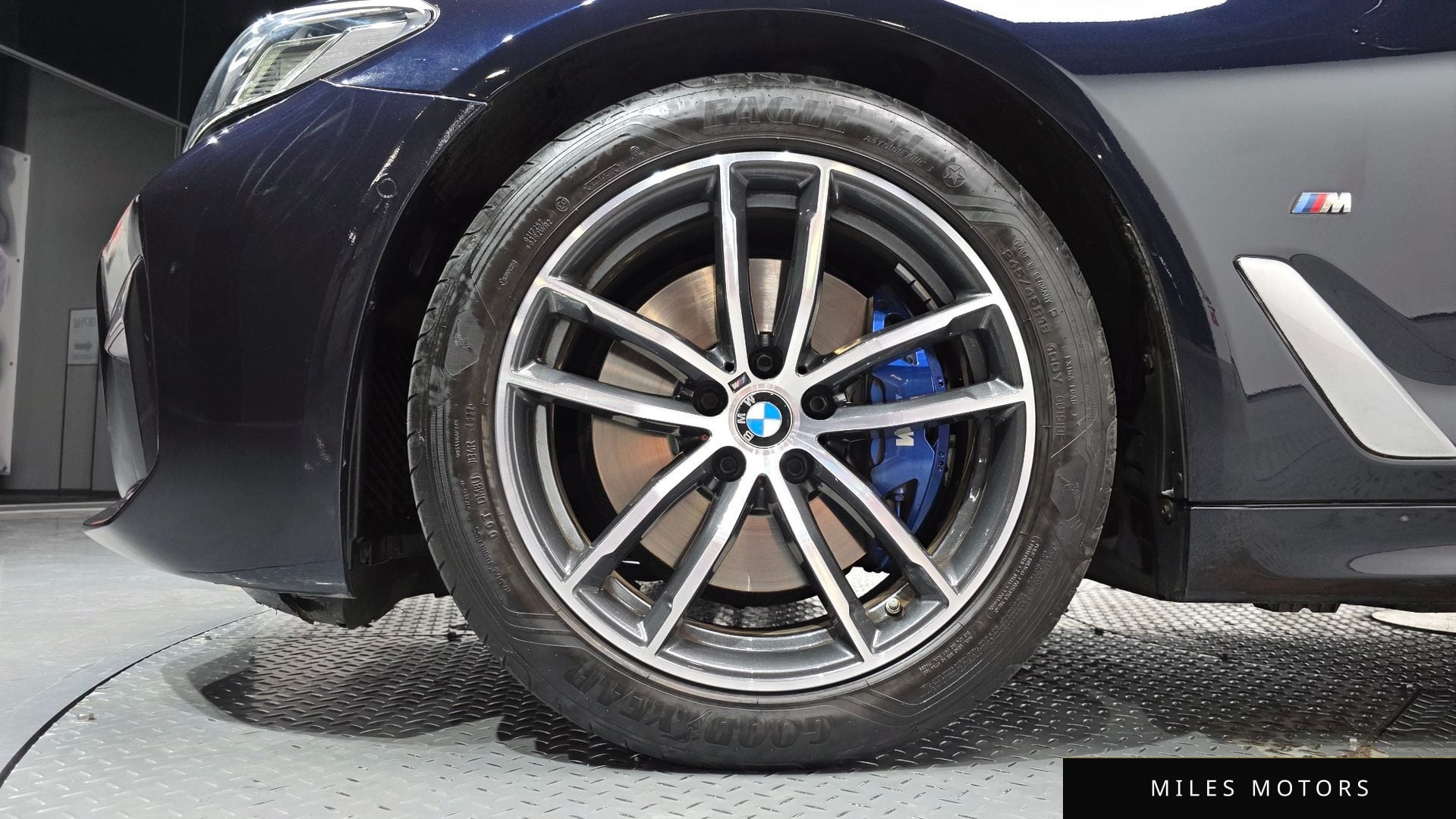 BMW 5 Series (G30) 2023 — миниатюра 4