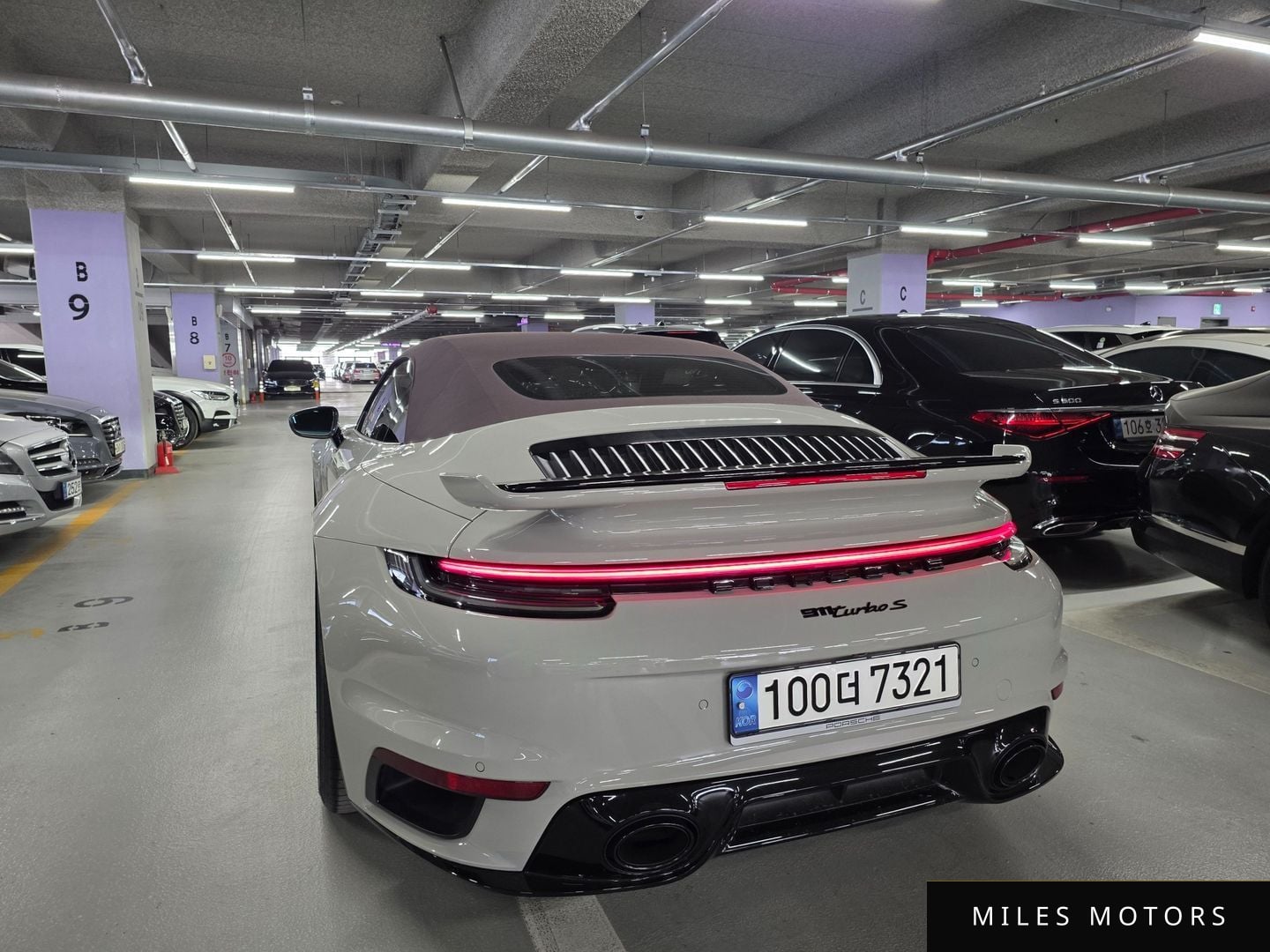 Porsche 911 (992) 2023 — миниатюра 2